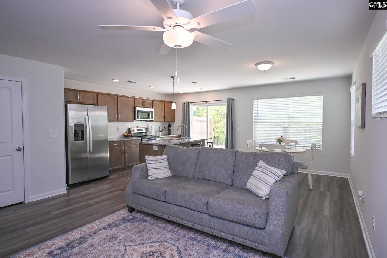 552 Kingfisher Ct - Photo 5 of 28