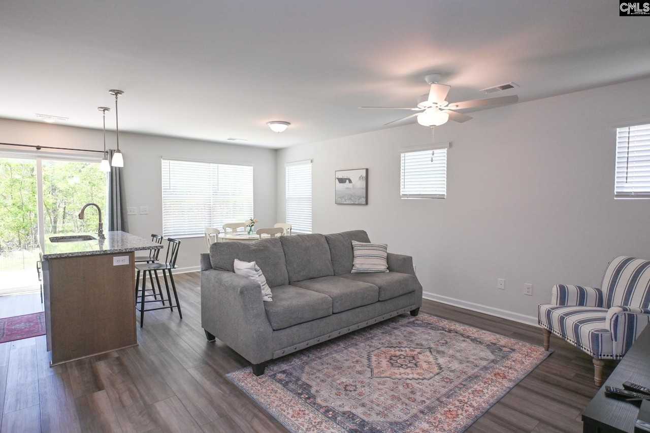 552 Kingfisher Ct - Photo 6 of 28