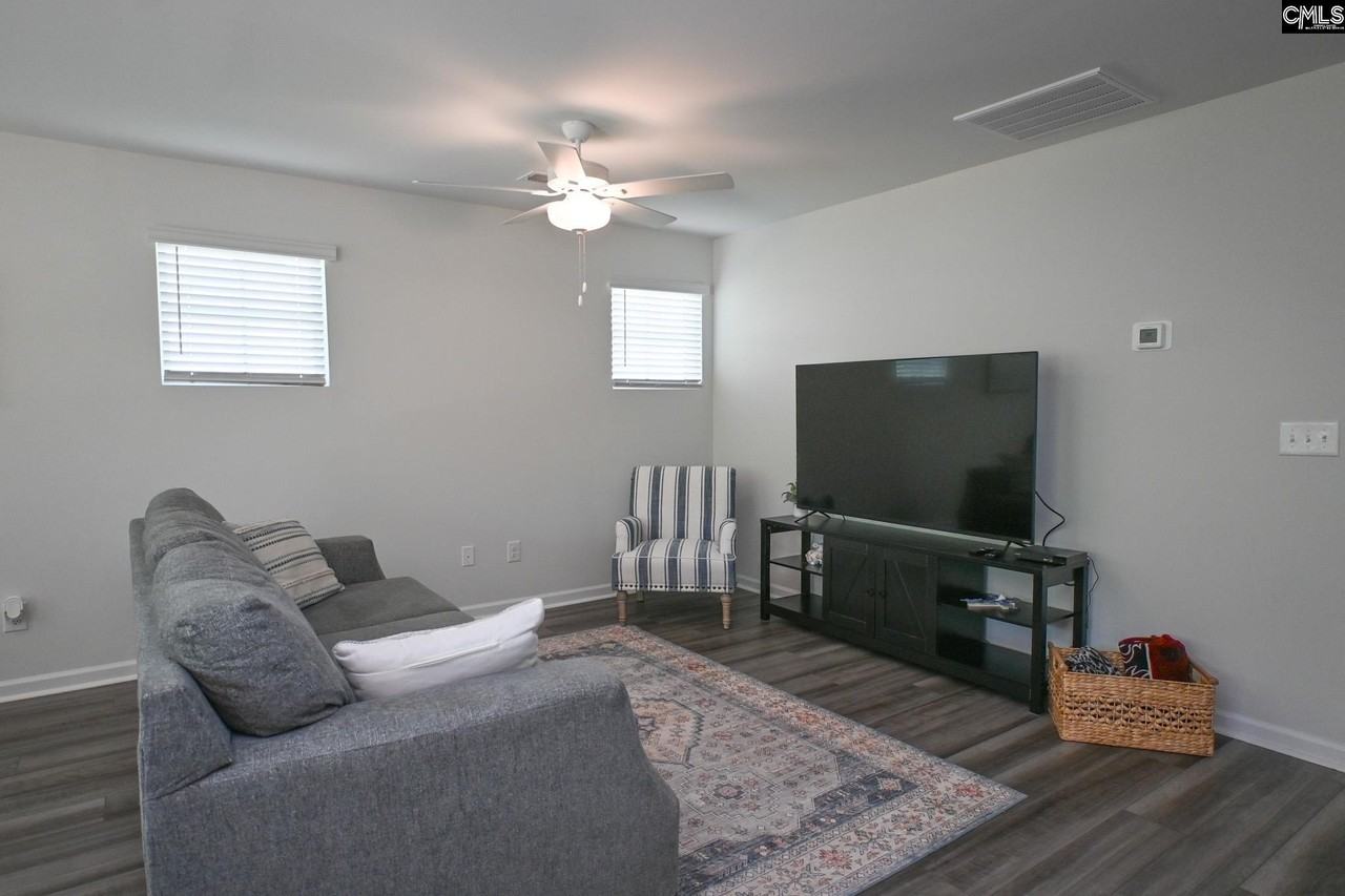 552 Kingfisher Ct - Photo 7 of 28