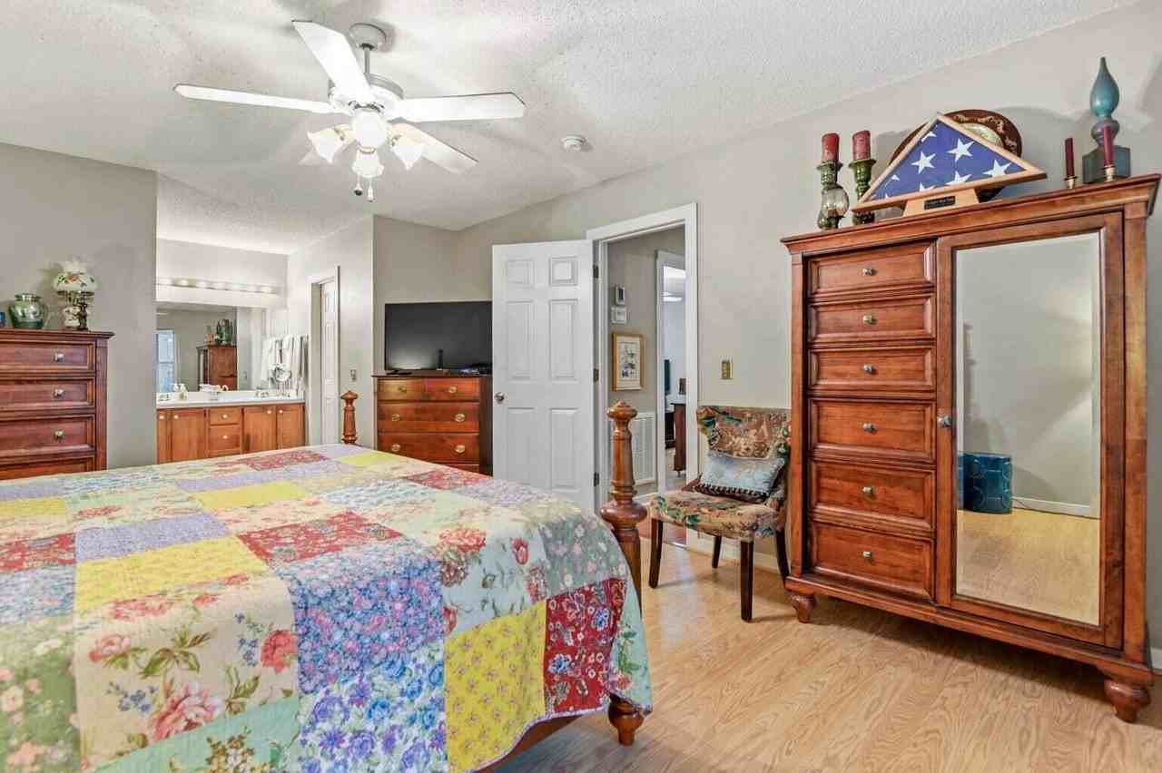 302 Summerset Ln - Photo 7 of 11