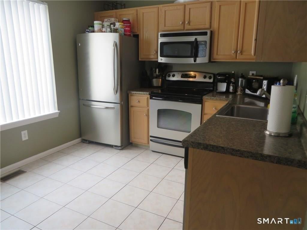 68 Virginia Ave Unit 10 - Photo 4 of 21