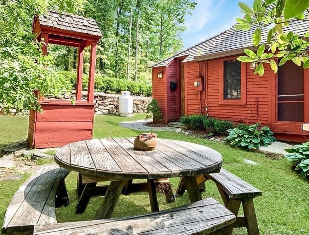 198 Ramapoo Rd Unit A - Photo 3 of 18