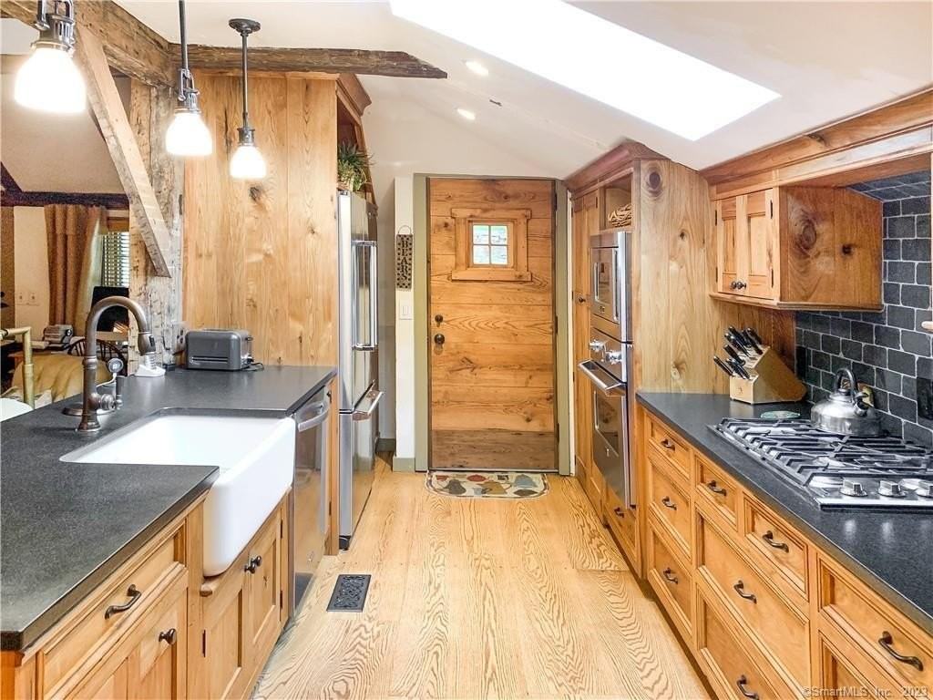 198 Ramapoo Rd Unit A - Photo 7 of 18