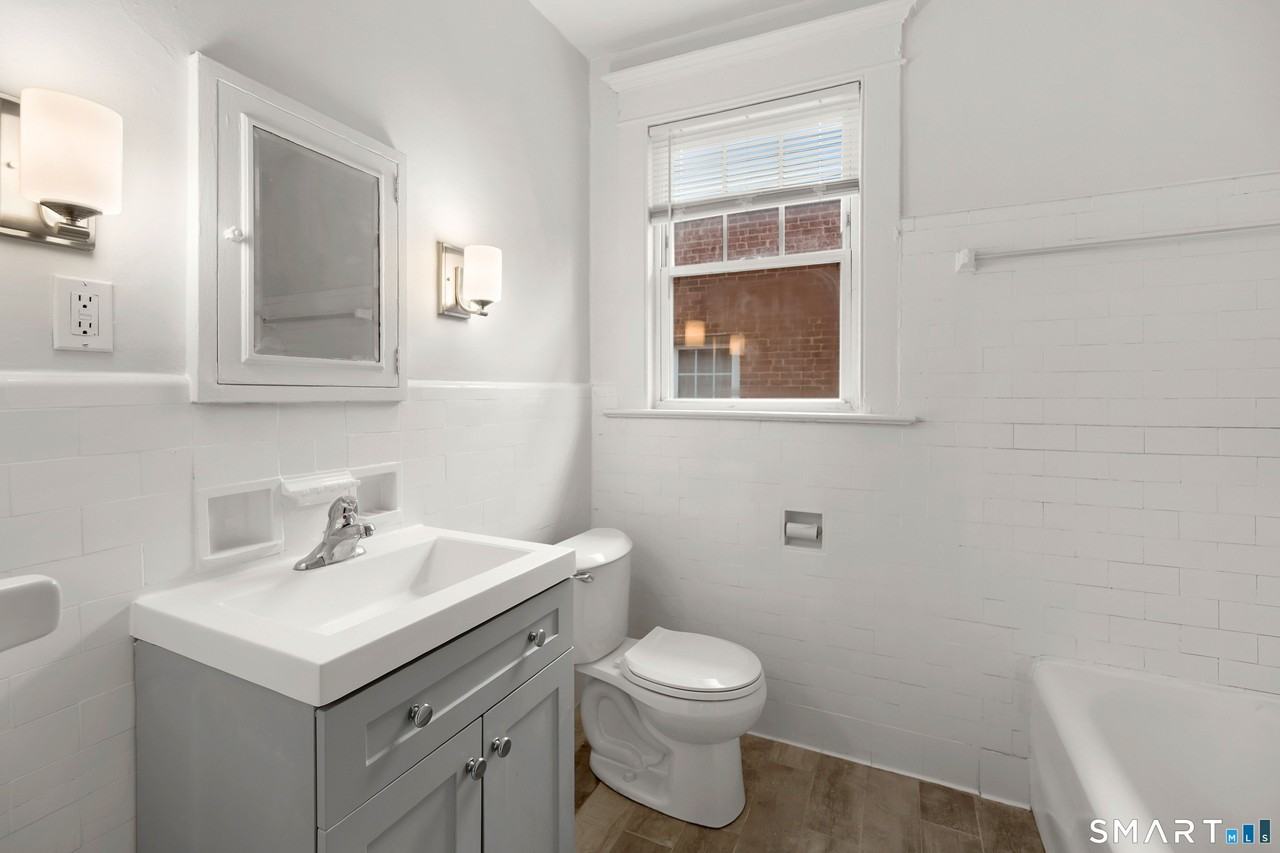 155 Elm St Apt 12 - Photo 5 of 7