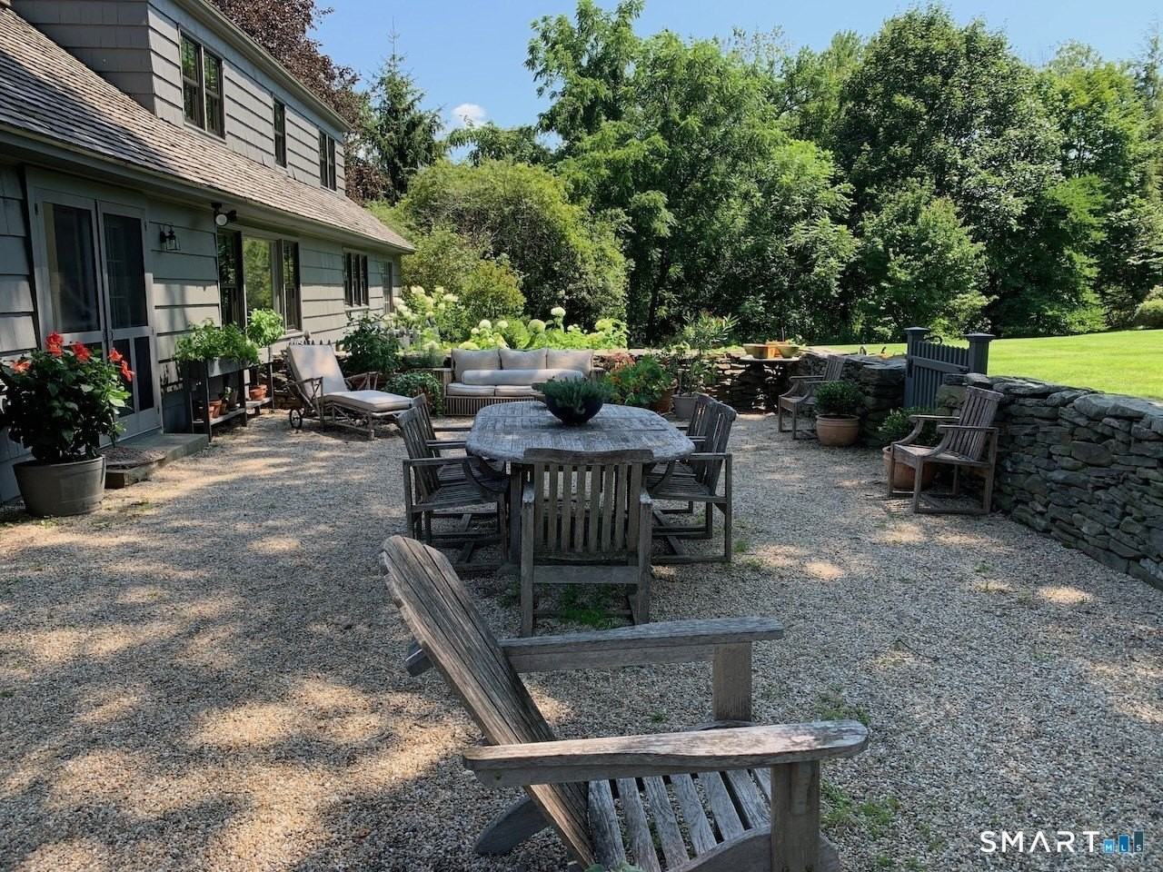 87 Beaver Dam Rd - Photo 7 of 34