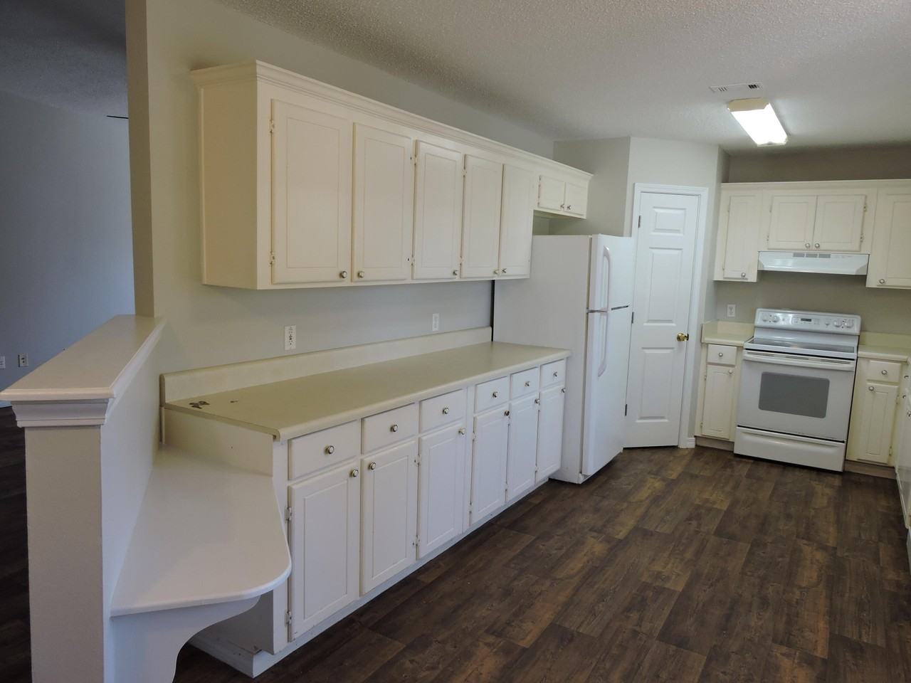 265 Lindberg St - Photo 2 of 17