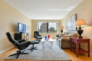 65 E India Row Apt 21a - Photo 1 of 1