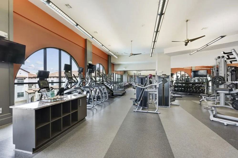 14800 Memorial Dr - Photo 5 of 8