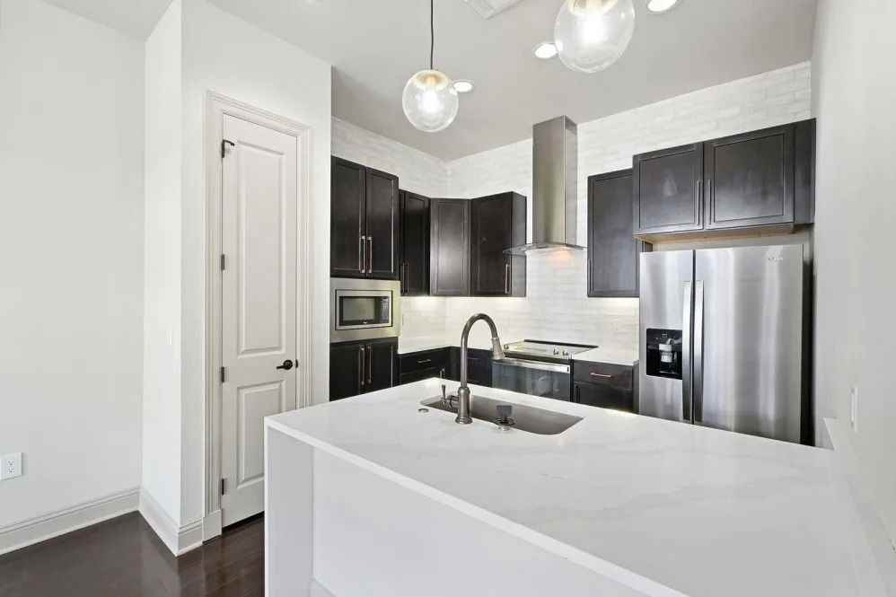 14800 Memorial Dr - Photo 7 of 8