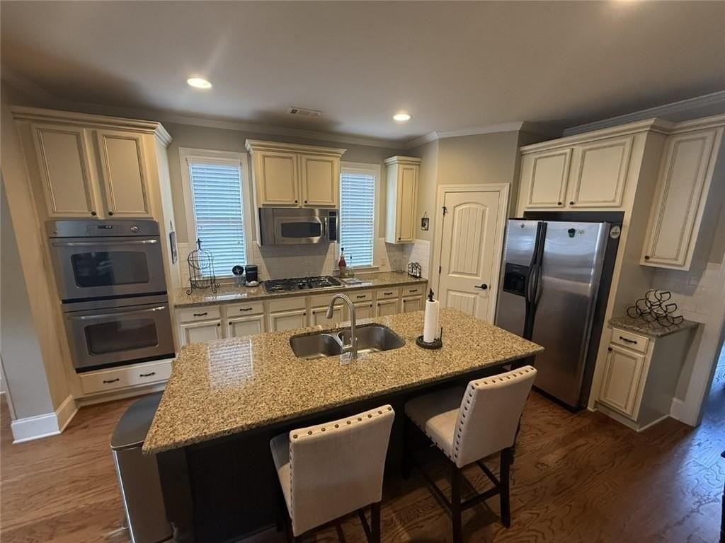 1125 Walters Cir - Photo 2 of 40