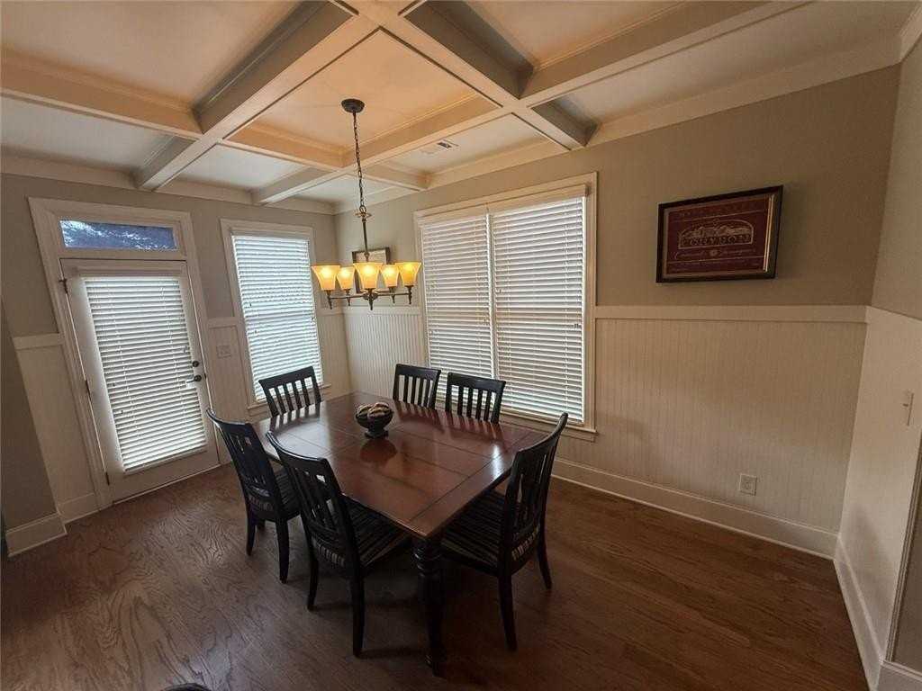 1125 Walters Cir - Photo 3 of 40