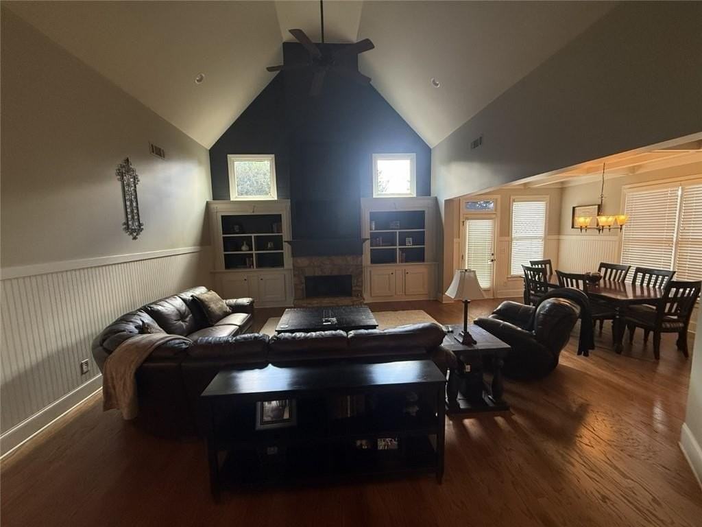 1125 Walters Cir - Photo 4 of 40