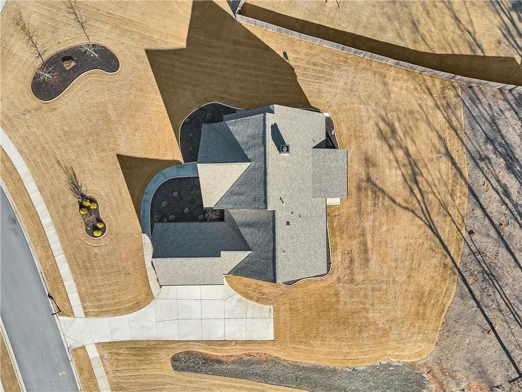 212 Blue Point Pkwy - Photo 5 of 36