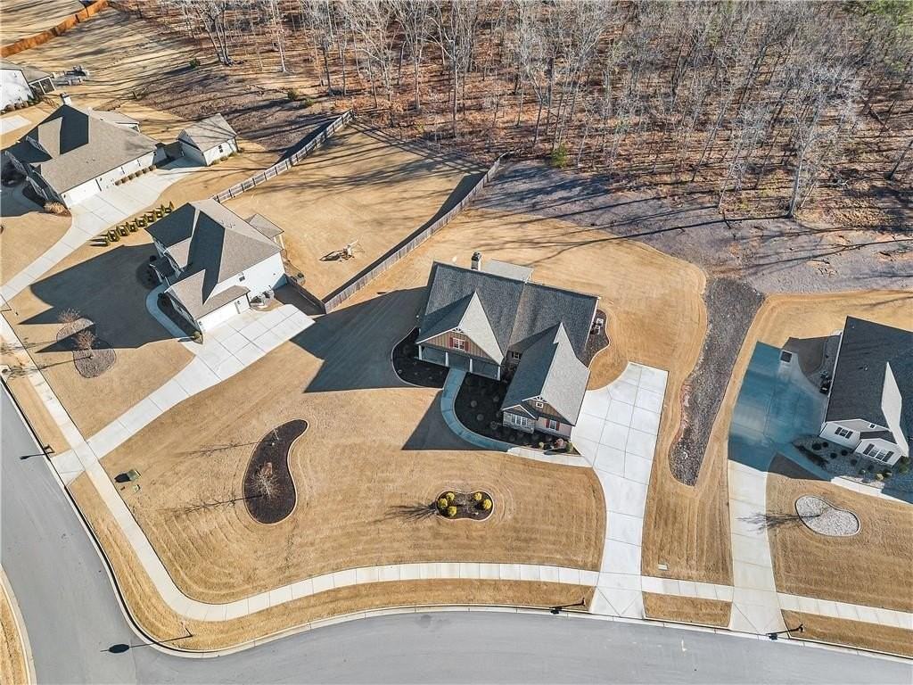 212 Blue Point Pkwy - Photo 6 of 36