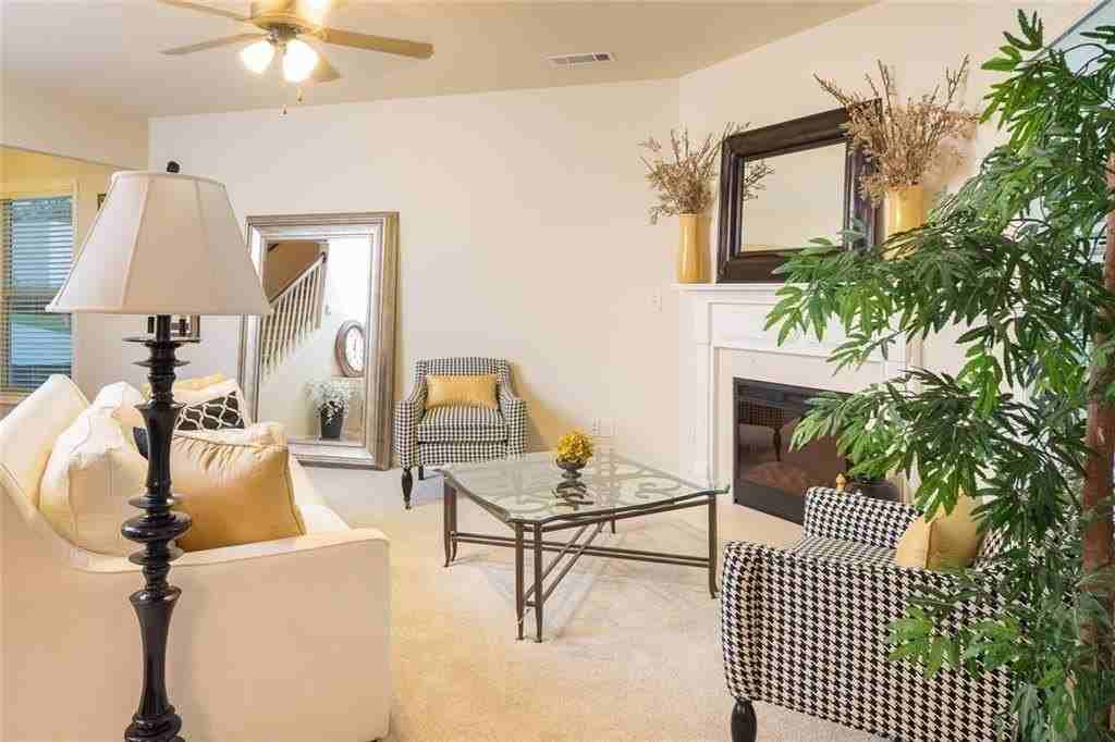 5022 Garrett Ct - Photo 3 of 11