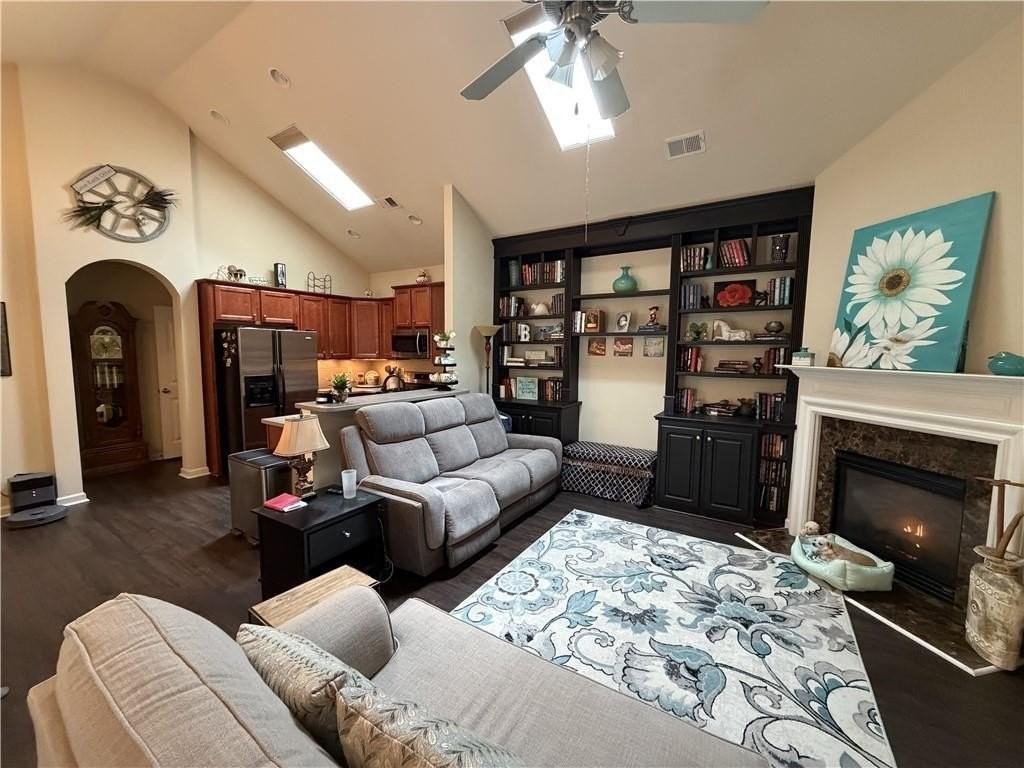 502 Camellia Ct - Photo 2 of 12