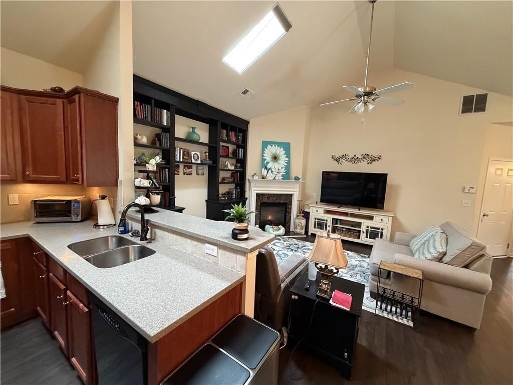 502 Camellia Ct - Photo 6 of 12