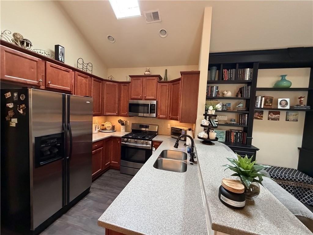 502 Camellia Ct - Photo 7 of 12