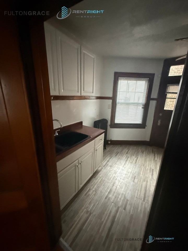 3946 N Marmora Ave - Photo 7 of 8