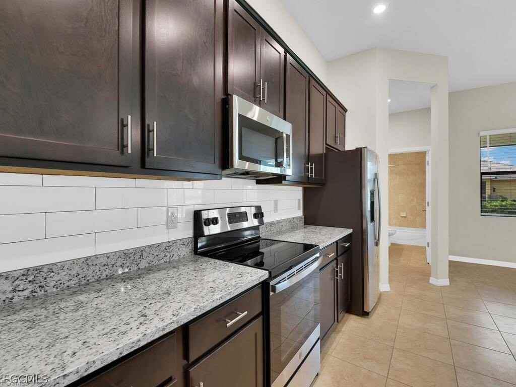 4128 Ne 21st Ave - Photo 2 of 18