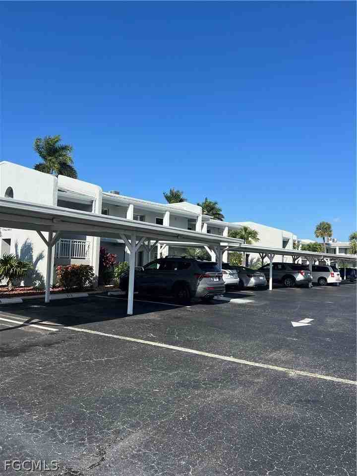 1908 Se 43rd St #208 - Photo 3 of 30