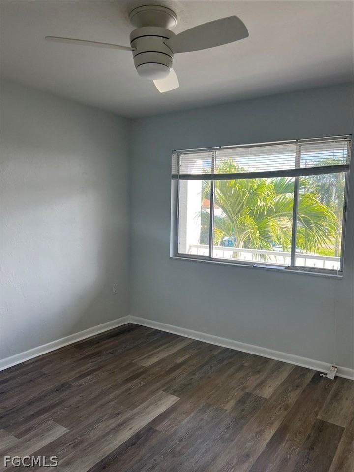 1908 Se 43rd St #208 - Photo 6 of 30