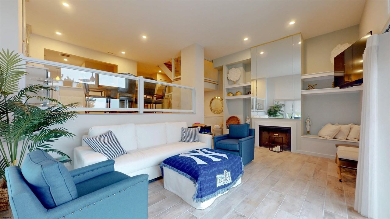 701 Bayshore Ave #701 - Photo 3 of 50