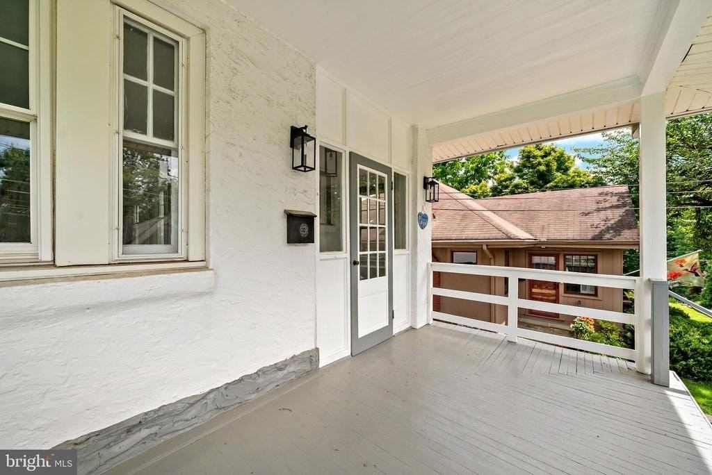 428 Brookhurst Ave - Photo 3 of 13