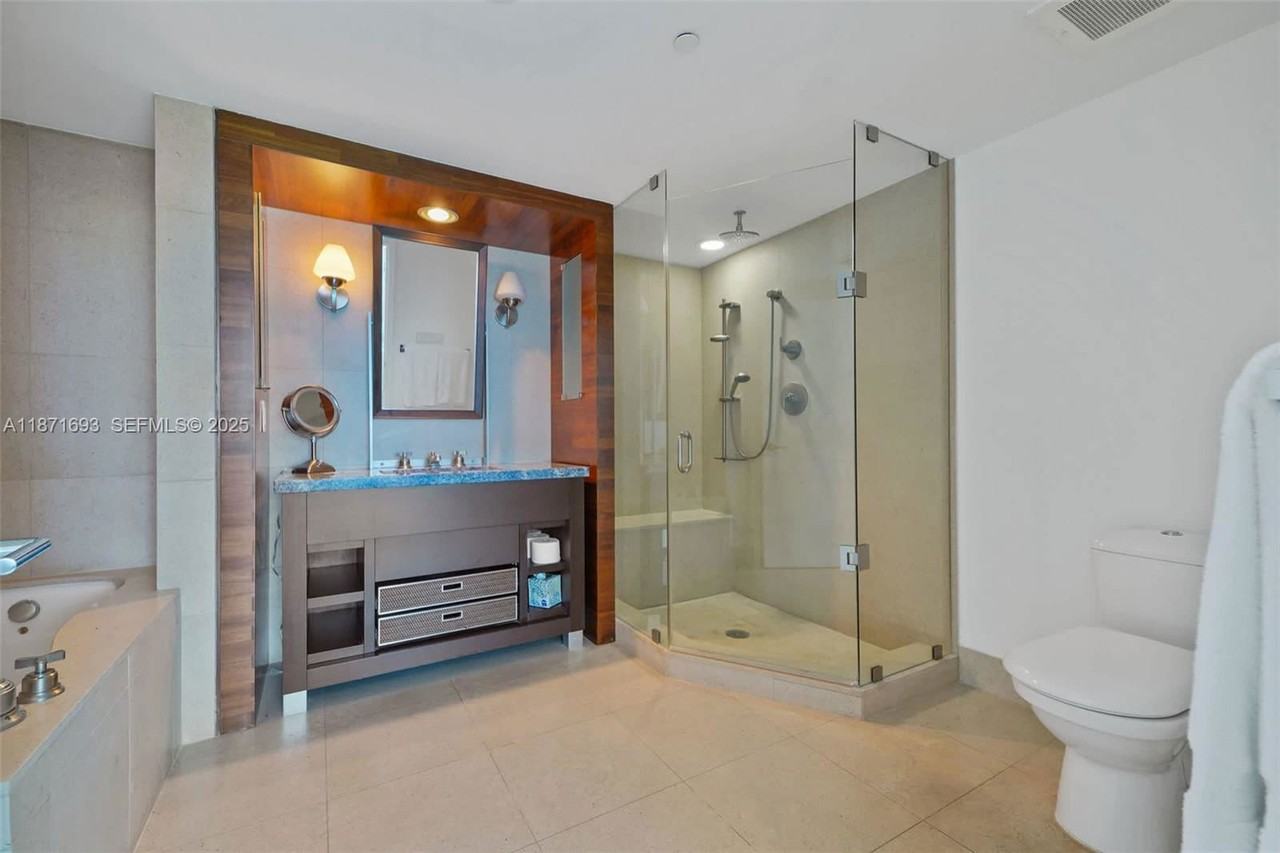 6801 Collins Ave #1204 - Photo 4 of 8