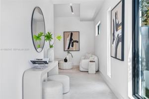 featured image of 2937 Sw 21st St #1