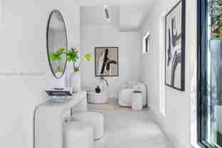 2937 Sw 21st St #1 - Photo 1 of 1