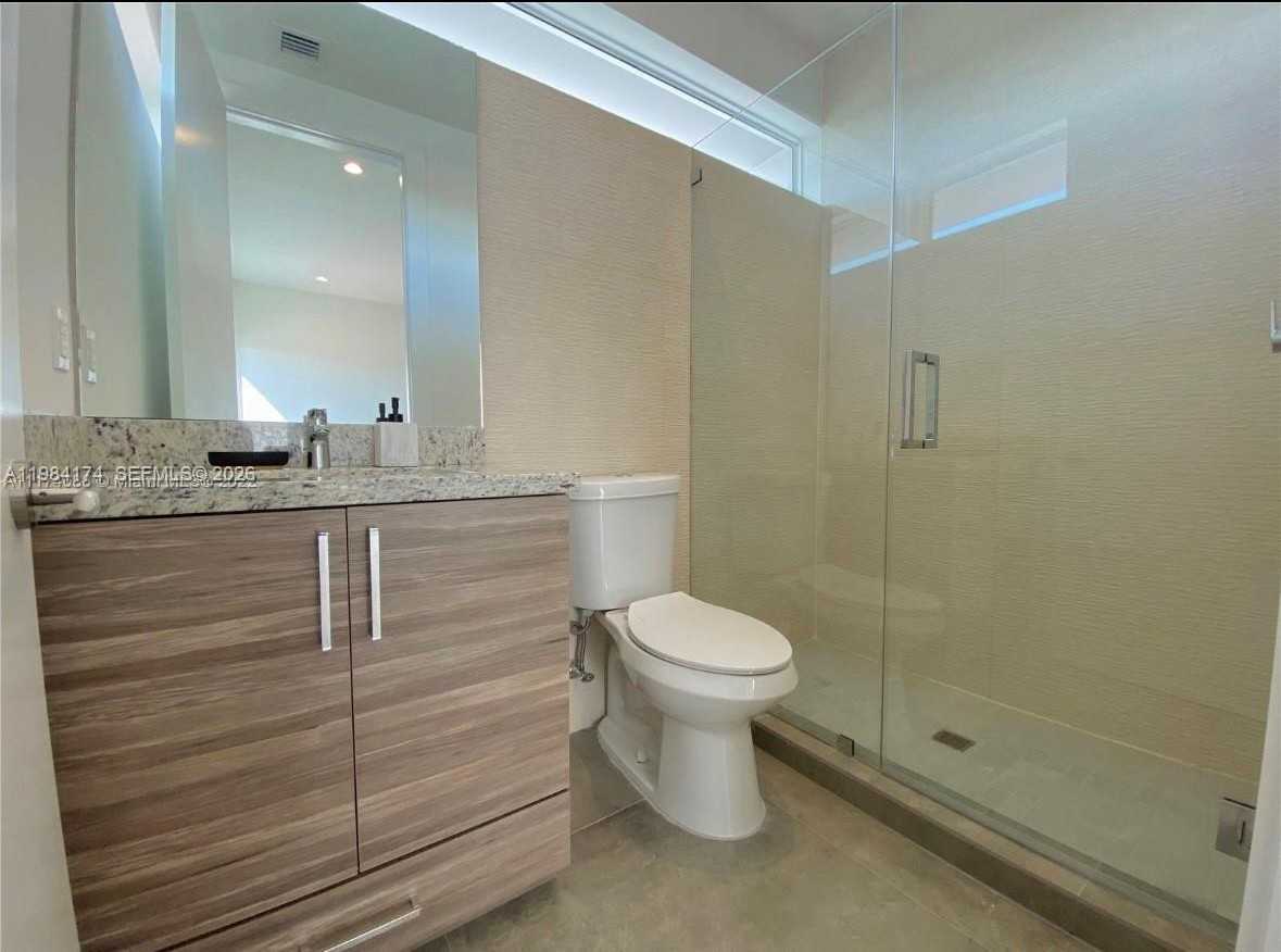 3653 Sw 25th St - Photo 5 of 8