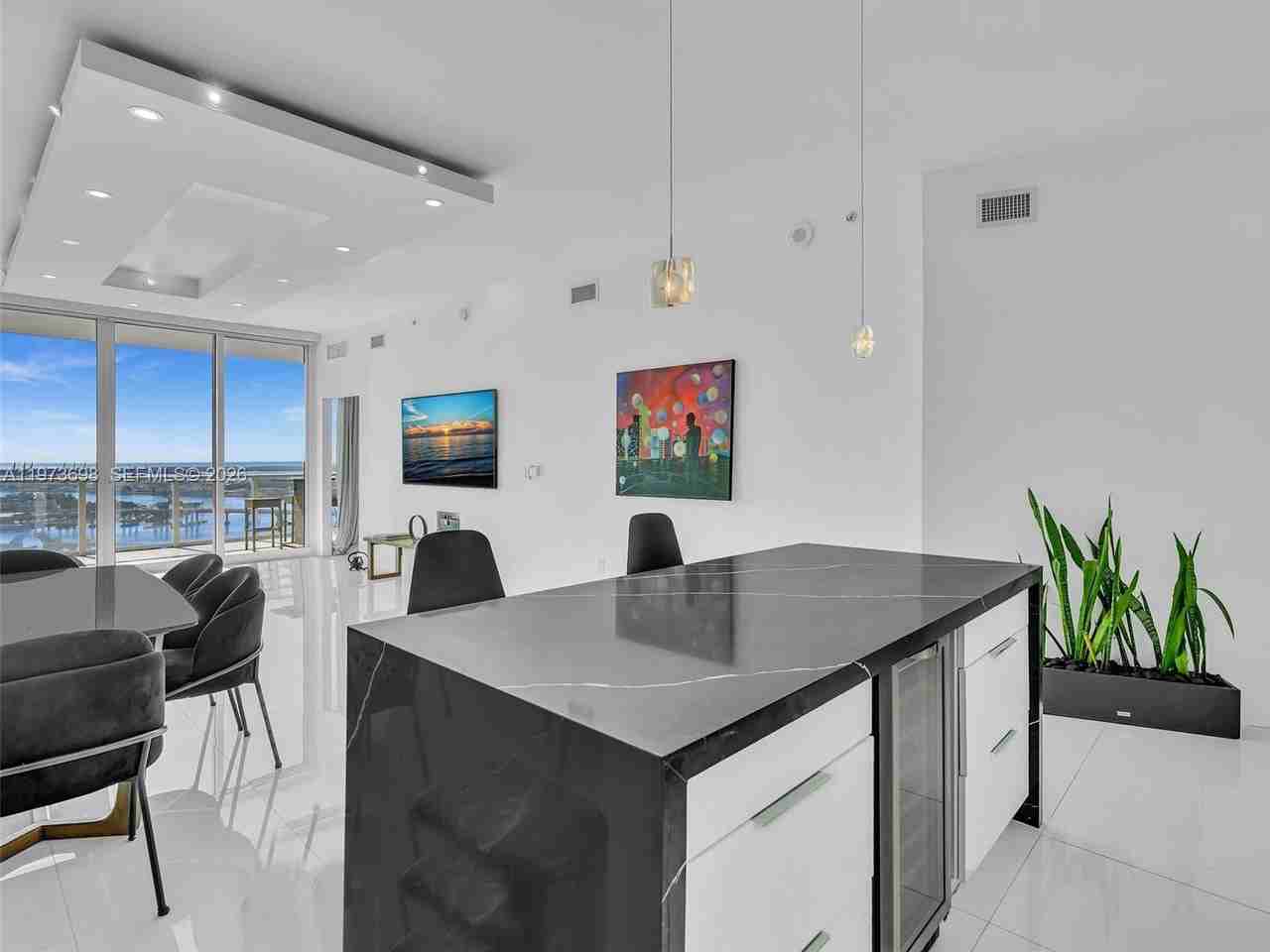 2020 N Bayshore Dr #3303 - Photo 2 of 8