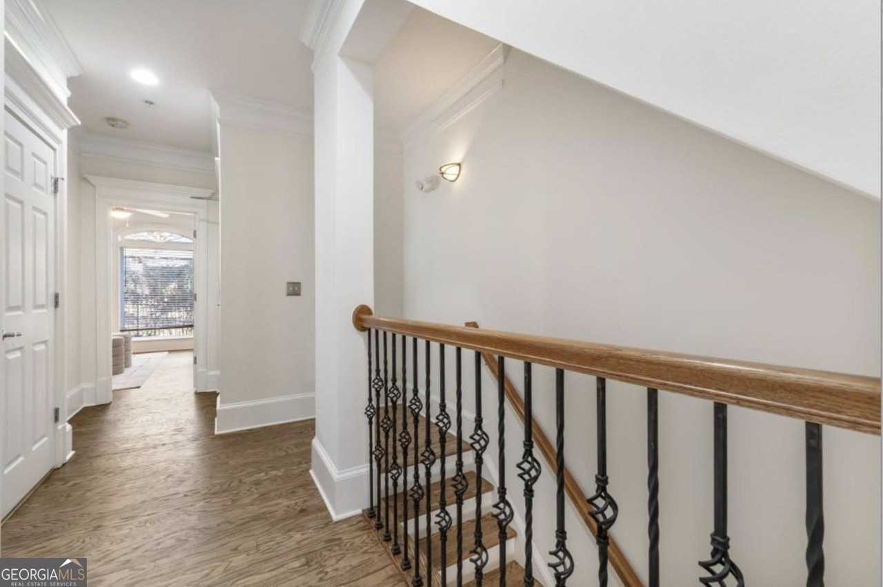 802 Clifton Heights Ln Ne - Photo 3 of 44