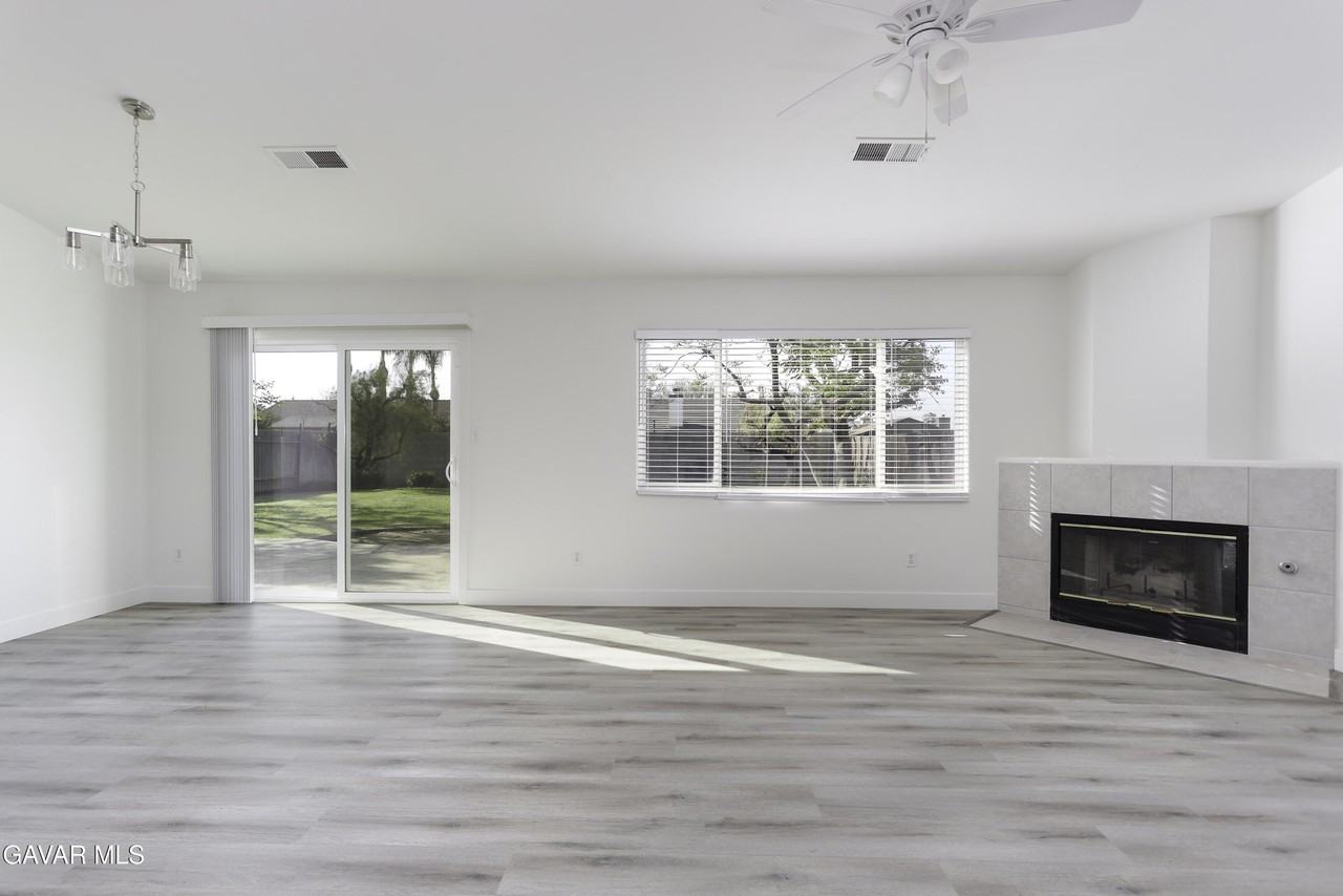 12227 Grand Teton Dr - Photo 3 of 26