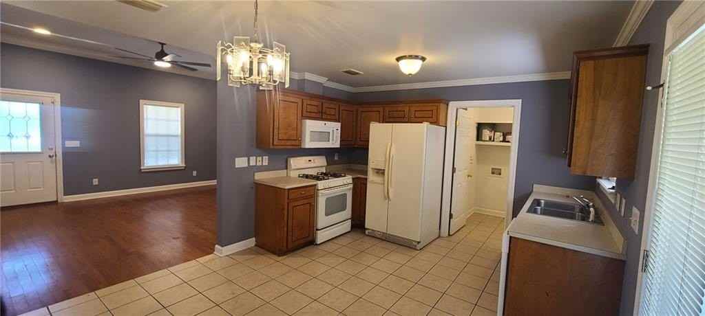 1010 Newport Pkwy - Photo 7 of 28