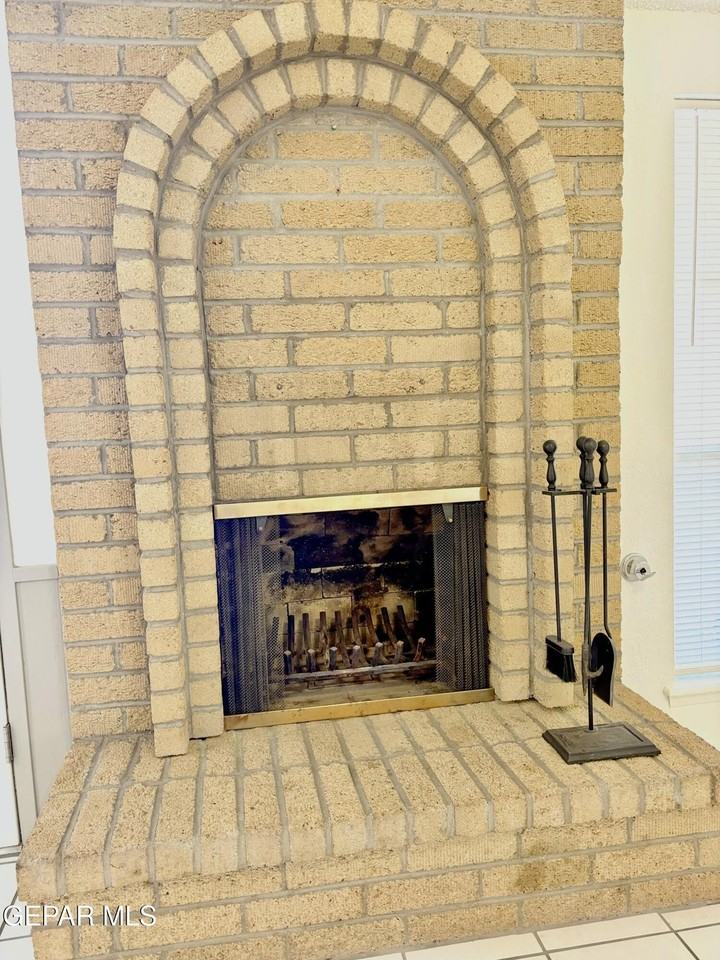 3425 E Glen Dr - Photo 7 of 17