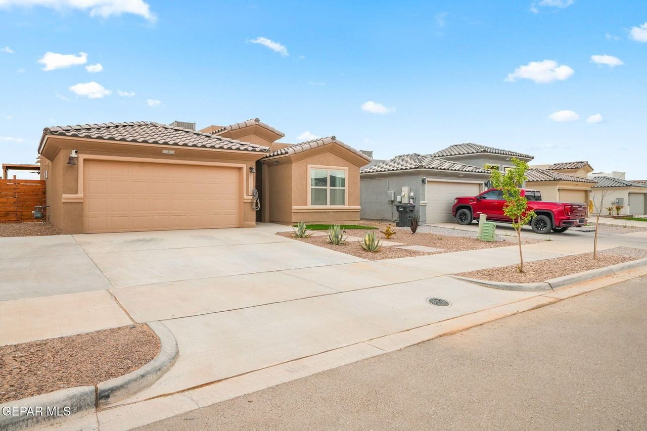 13956 Garforth Ave - Photo 4 of 39