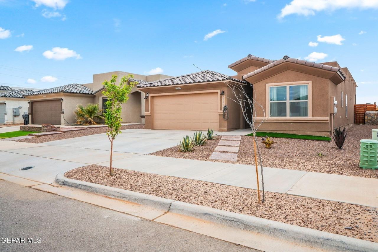 13956 Garforth Ave - Photo 5 of 39