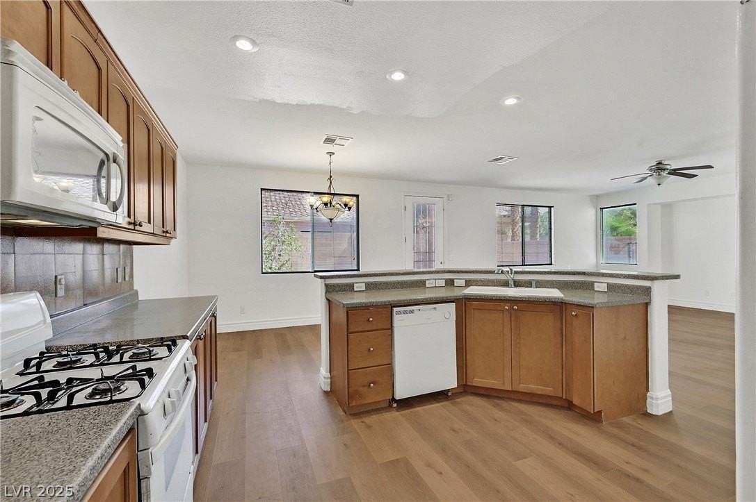 6632 Babys Tear Pl - Photo 7 of 31