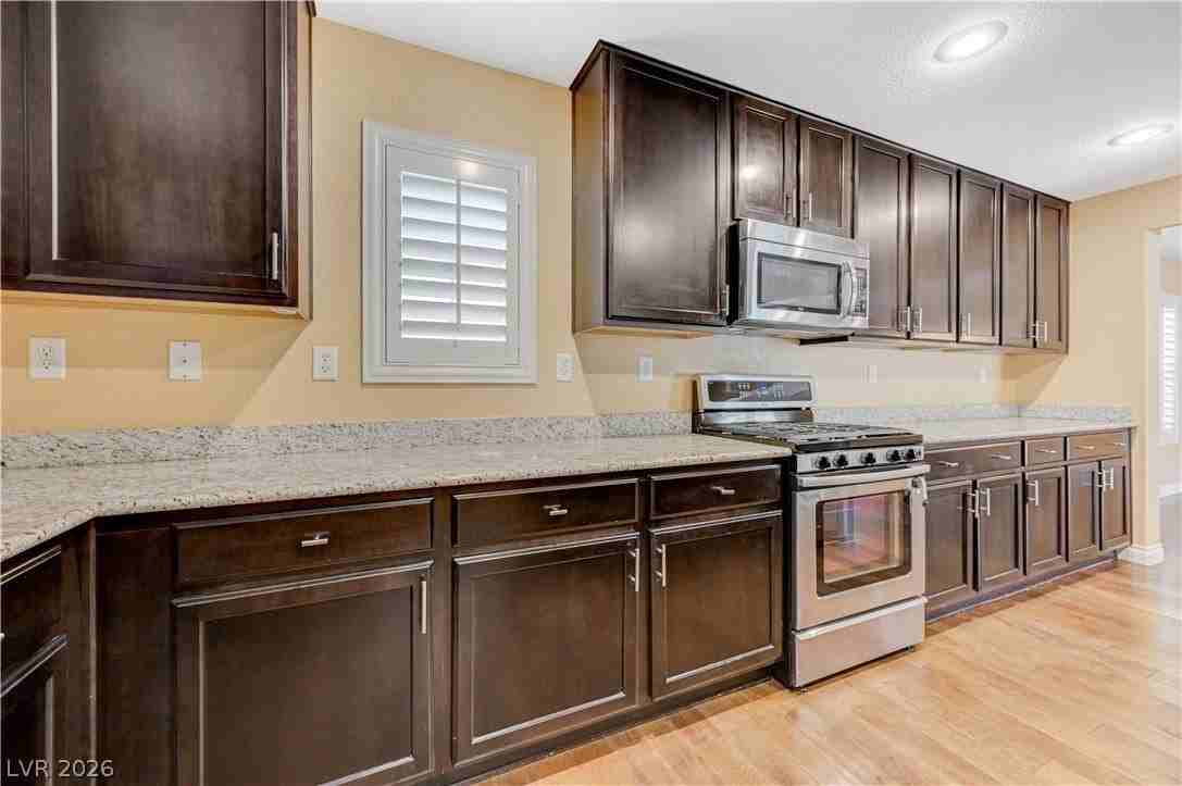 2057 Self Portrait St - Photo 5 of 50