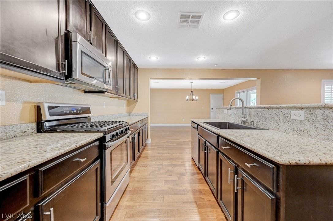 2057 Self Portrait St - Photo 7 of 50