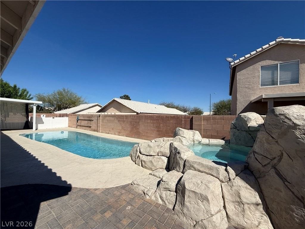 694 Riverband Pl - Photo 3 of 25