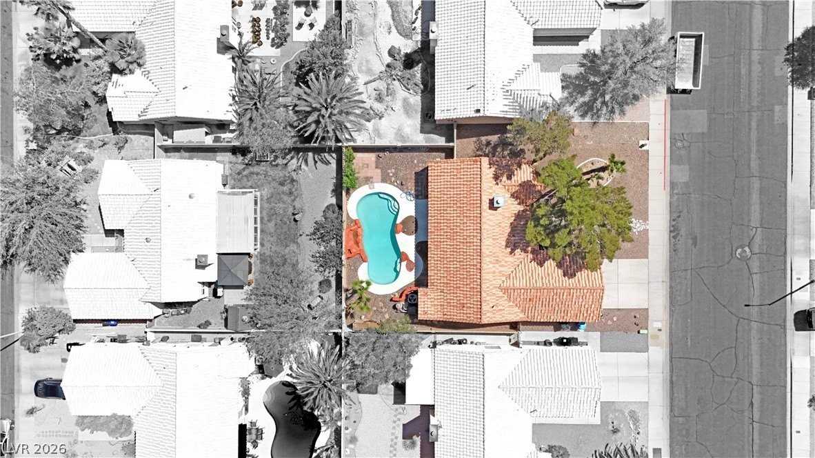 2746 Sandalwood Ave - Photo 5 of 19