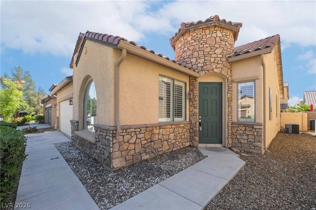 11208 Piazzale St - Photo 4 of 36