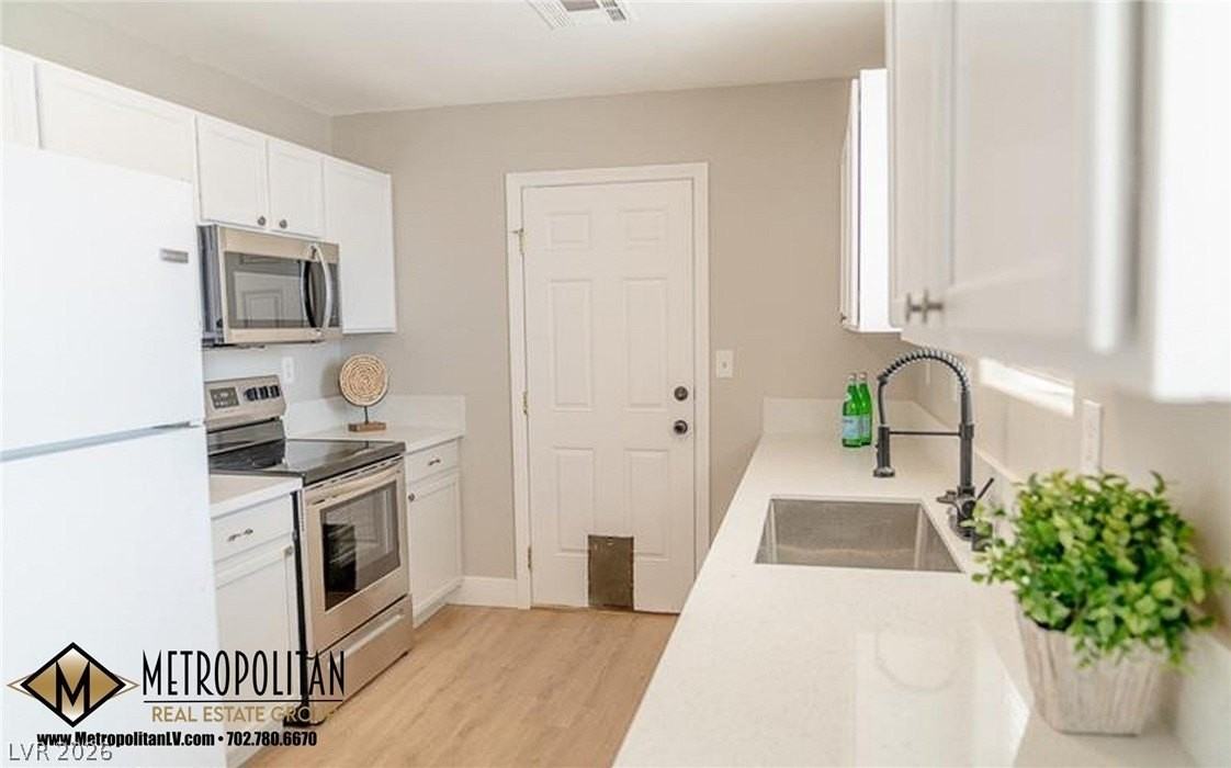 6780 Newby Ln - Photo 3 of 25