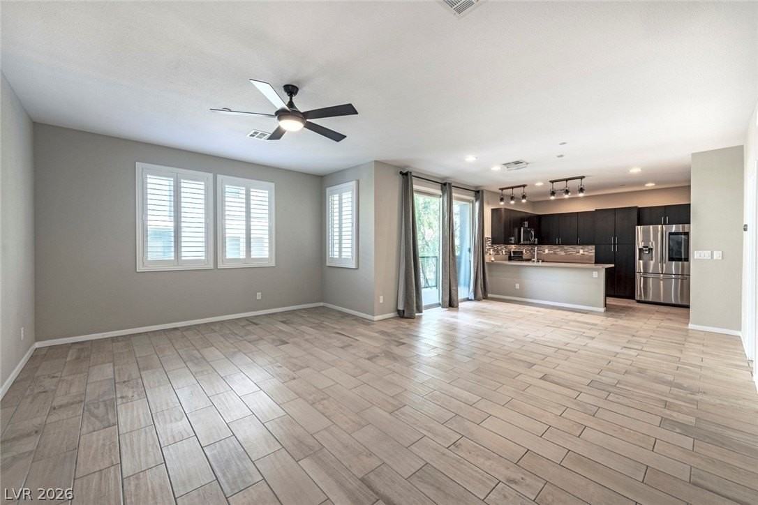 11257 Rainbow Peak Ave #210 - Photo 4 of 16