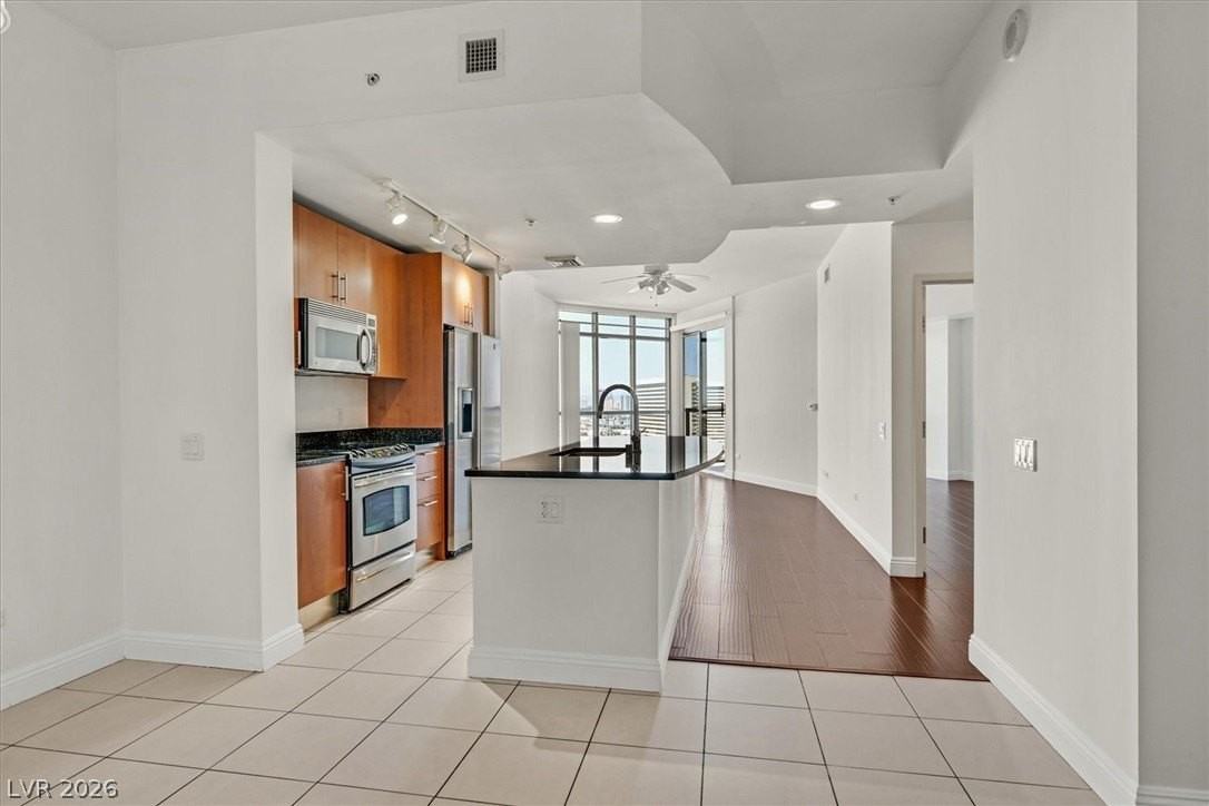 200 W Sahara Ave #1611 - Photo 4 of 37