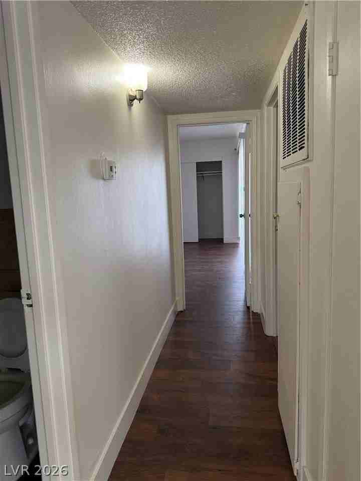 1402 E Desert Inn Rd #4 - Photo 7 of 27