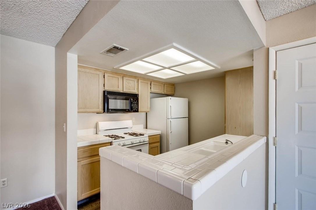 7100 Pirates Cove Rd #2093 - Photo 7 of 23